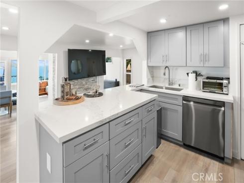 32082  Coast Hwy  , Laguna Beach, CA