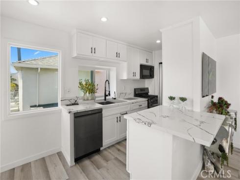 32082  Coast Hwy  , Laguna Beach, CA