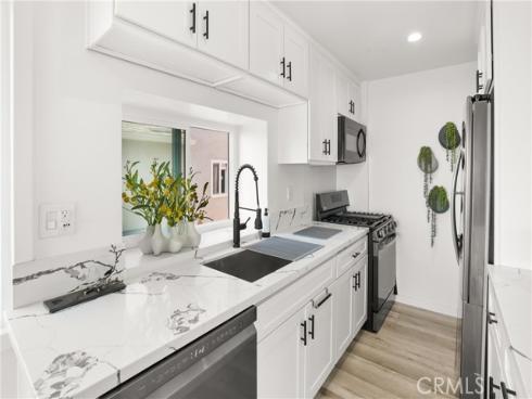 32082  Coast Hwy  , Laguna Beach, CA