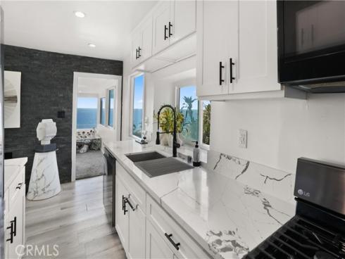 32082  Coast Hwy  , Laguna Beach, CA