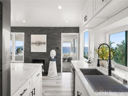 32082  Coast Hwy  , Laguna Beach, CA