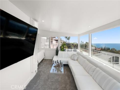 32082  Coast Hwy  , Laguna Beach, CA