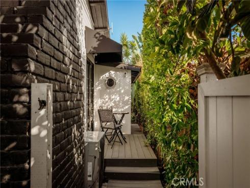 469  Oak  , Laguna Beach, CA