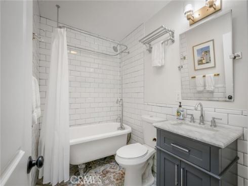 469  Oak  , Laguna Beach, CA