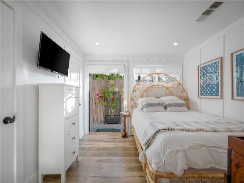469  Oak  , Laguna Beach, CA
