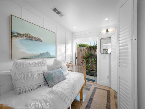 469  Oak  , Laguna Beach, CA