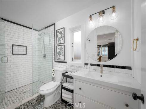 469  Oak  , Laguna Beach, CA