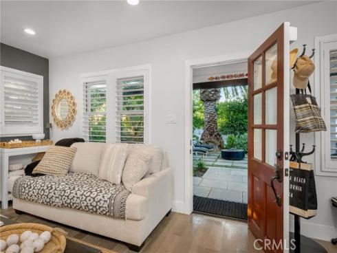 469  Oak  , Laguna Beach, CA