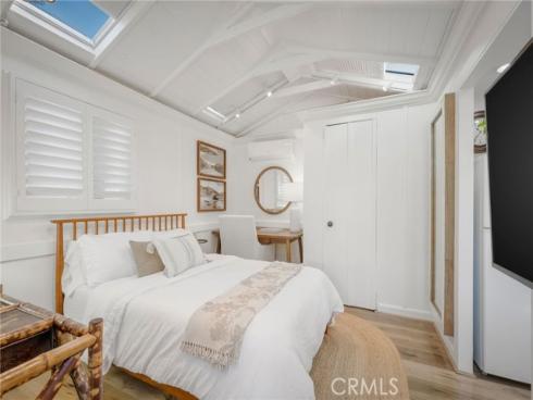 469  Oak  , Laguna Beach, CA