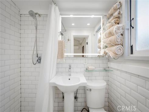 469  Oak  , Laguna Beach, CA