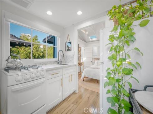 469  Oak  , Laguna Beach, CA