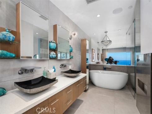 1049 Baja , Laguna Beach, CA