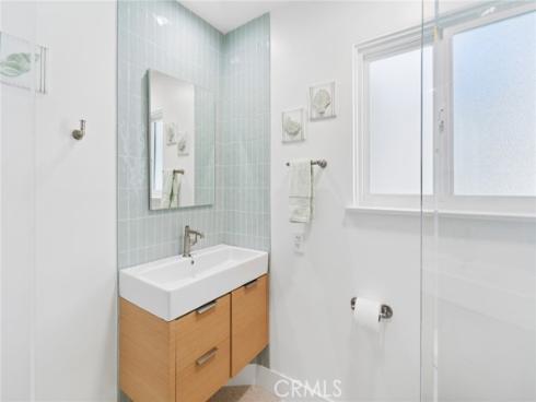 520  Cliff Drive  202 , Laguna Beach, CA