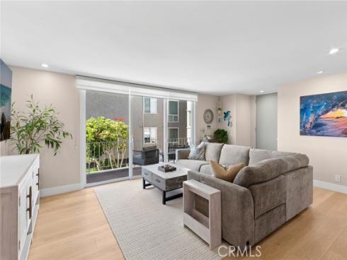 520  Cliff Drive  202 , Laguna Beach, CA