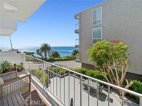 520  Cliff Drive  202 , Laguna Beach, CA