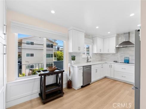 520  Cliff Drive  202 , Laguna Beach, CA