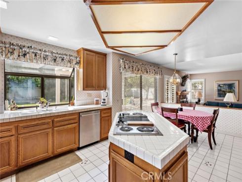 27401  Hidden Trail   Road, Laguna Hills, CA