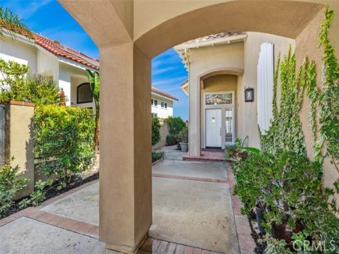 26582  Meadow Crest Drive  , Laguna Hills, CA