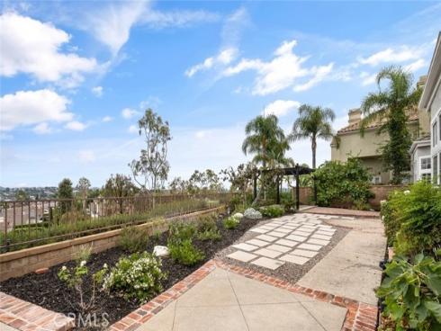 26976  Magnolia Ct  , Laguna Hills, CA