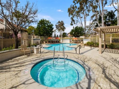 8  Briar Creek  28  Lane, Laguna Hills, CA