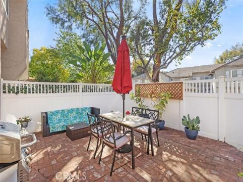 24382  Larchmont  66  Court, Laguna Hills, CA