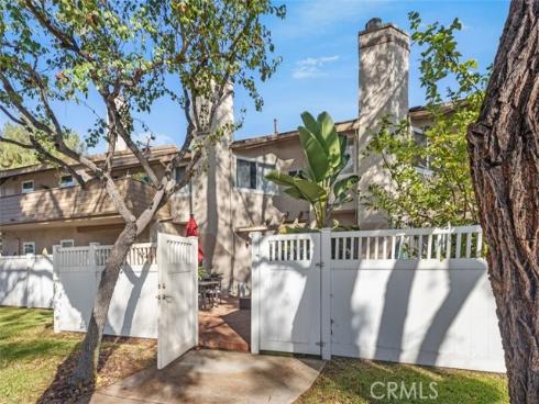 24382  Larchmont  66  Court, Laguna Hills, CA