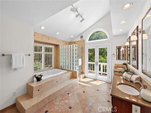 25122 Black Horse Lane, Laguna Hills, CA