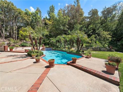 25122 Black Horse Lane, Laguna Hills, CA