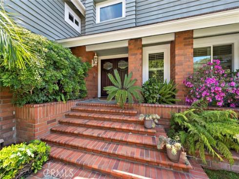 25122 Black Horse Lane, Laguna Hills, CA