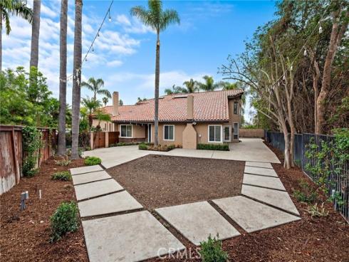 24572  Wembley   Circle, Laguna Hills, CA