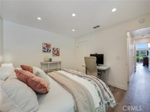 1 Indian Hill Lane, Laguna Hills, CA