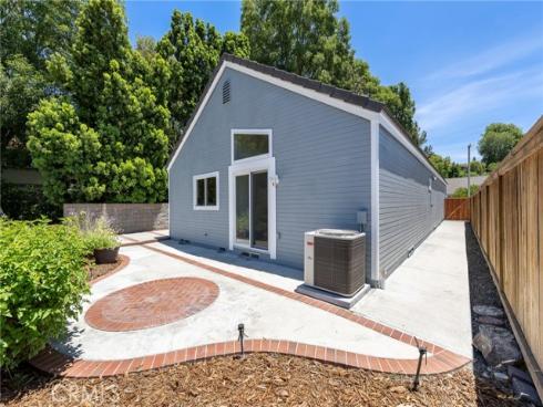 1 Indian Hill Lane, Laguna Hills, CA
