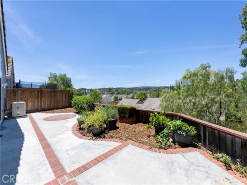 1 Indian Hill Lane, Laguna Hills, CA