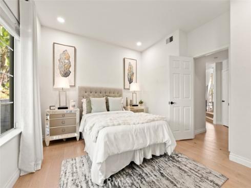 27153 Woodbluff Rd , Laguna Hills, CA