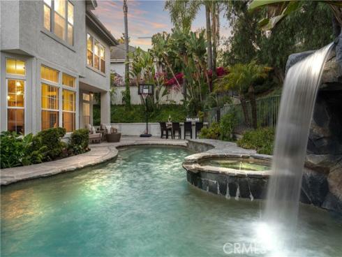 27153 Woodbluff Rd , Laguna Hills, CA