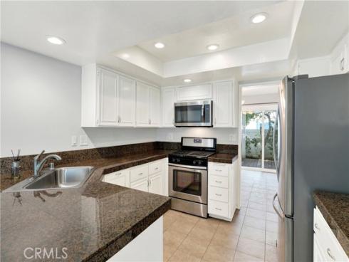 25061  Silverleaf Ln  , Laguna Hills, CA