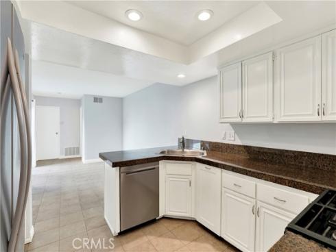 25061  Silverleaf Ln  , Laguna Hills, CA