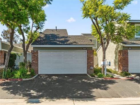 25061  Silverleaf Ln  , Laguna Hills, CA