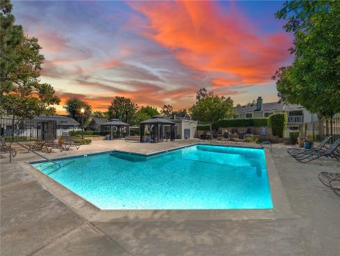 25061  Silverleaf Ln  , Laguna Hills, CA
