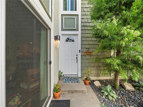 25061  Silverleaf Ln  , Laguna Hills, CA