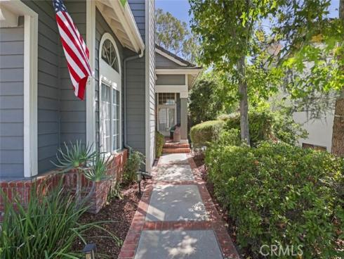 25652  Nottingham  , Laguna Hills, CA