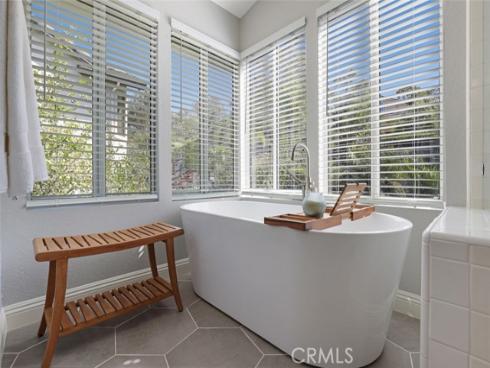 25652  Nottingham  , Laguna Hills, CA