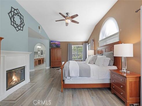 25652  Nottingham  , Laguna Hills, CA