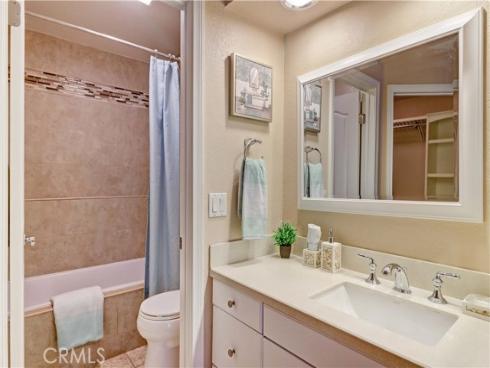 25541  Indian Hill  O , Laguna Hills, CA