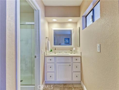 25541  Indian Hill  O , Laguna Hills, CA