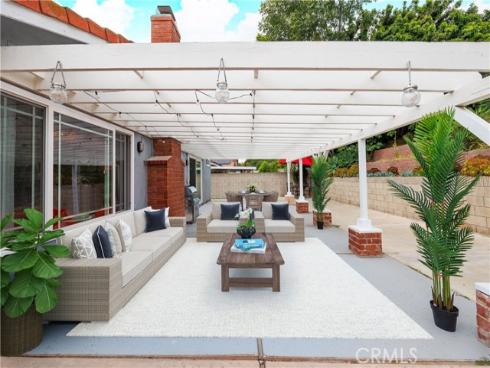 24956  Wells Fargo   Drive, Laguna Hills, CA