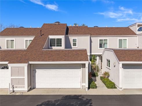 5  Robin Hill Ln  , Laguna Hills, CA