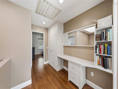 5  Robin Hill Ln  , Laguna Hills, CA