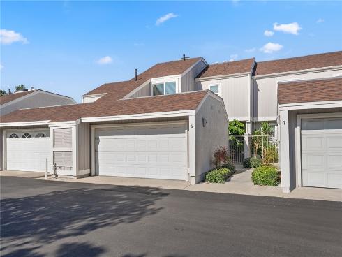 5  Robin Hill Ln  , Laguna Hills, CA