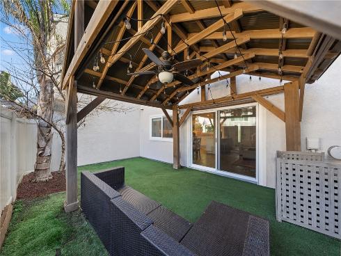 5  Robin Hill Ln  , Laguna Hills, CA